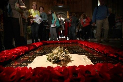 Catherine’s bouquet on the Tomb of the Unknown Soldier in London.